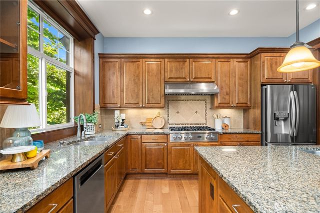 2534 NW Stoney Creek Drive, Issaquah, WA 98027
