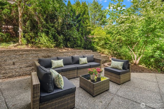 2534 NW Stoney Creek Drive, Issaquah, WA 98027