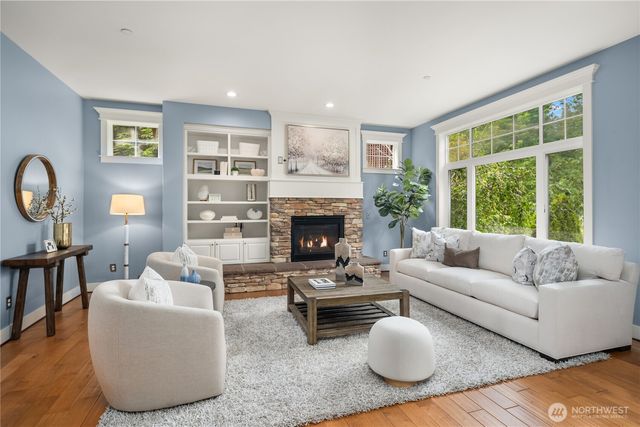 2534 NW Stoney Creek Drive, Issaquah, WA 98027