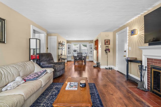 222 Calef Road, Manchester, NH 03103