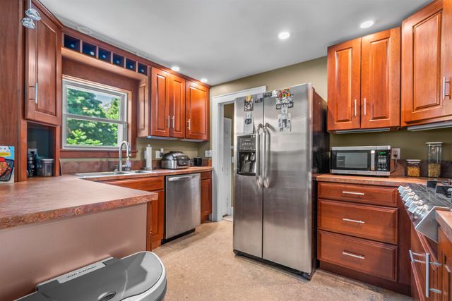 222 Calef Road, Manchester, NH 03103