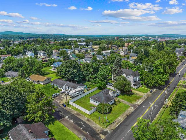 222 Calef Road, Manchester, NH 03103