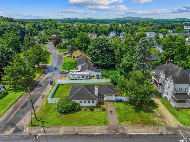 222 Calef Road, Manchester, NH 03103