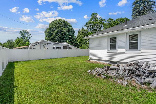 222 Calef Road, Manchester, NH 03103