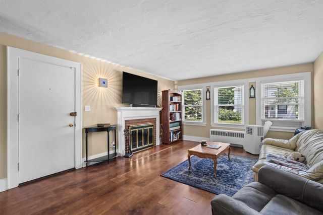 222 Calef Road, Manchester, NH 03103
