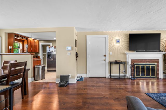 222 Calef Road, Manchester, NH 03103
