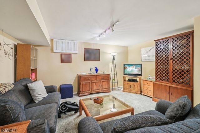 181 Long Hill Rd K-5, Little Falls Twp., NJ 07424