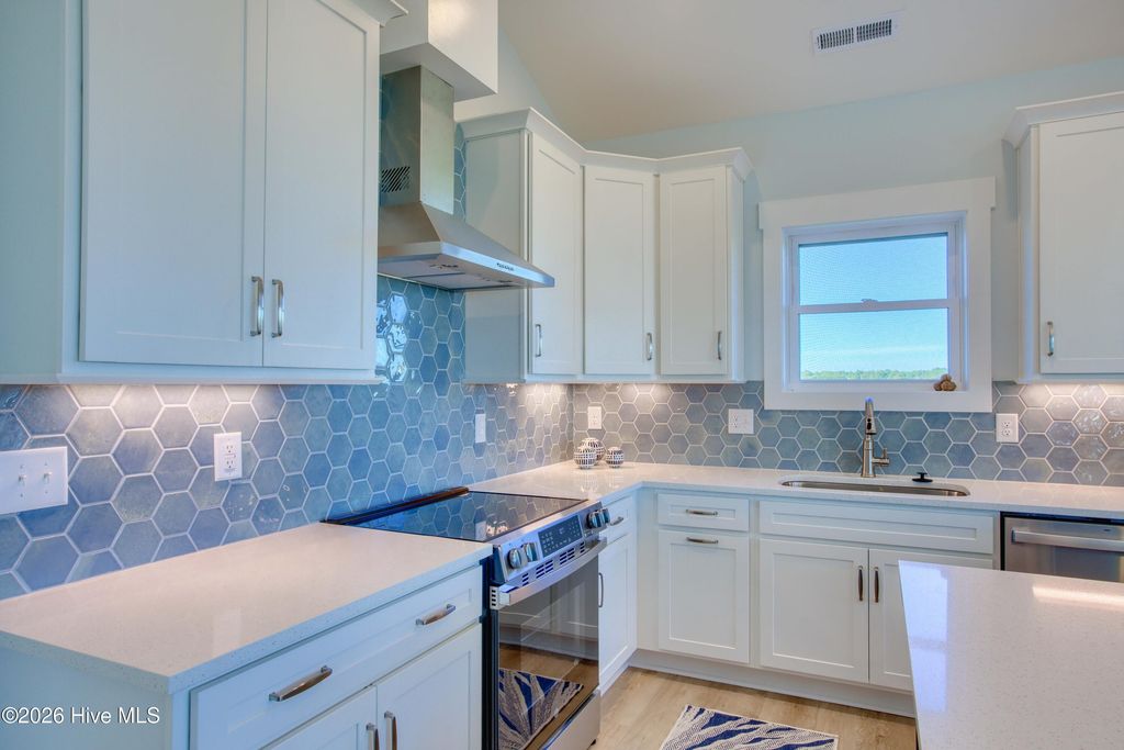 Image 18 of property listing at 117 Lacosta Place, Sneads Ferry, NC 28460