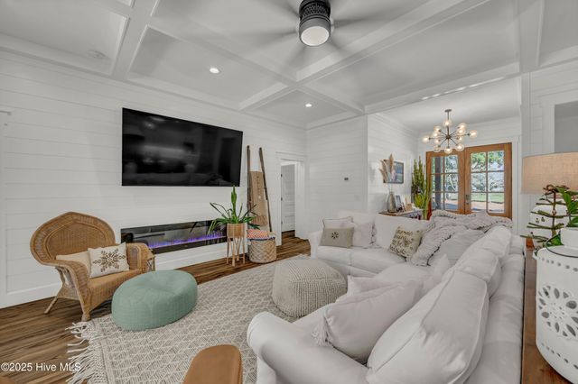 607 Harper Avenue, Carolina Beach, NC 28428