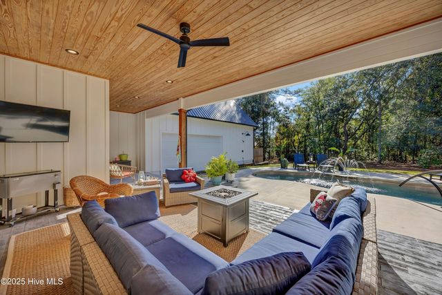 607 Harper Avenue, Carolina Beach, NC 28428