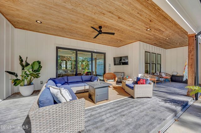 607 Harper Avenue, Carolina Beach, NC 28428