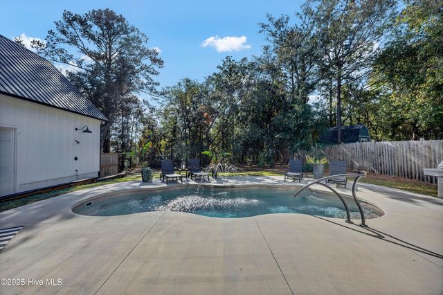 607 Harper Avenue, Carolina Beach, NC 28428