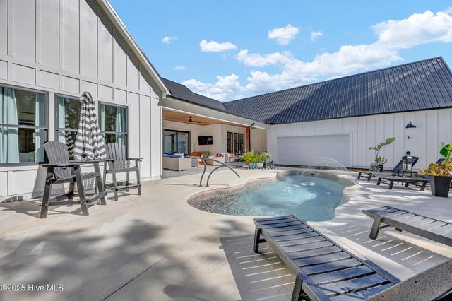 607 Harper Avenue, Carolina Beach, NC 28428