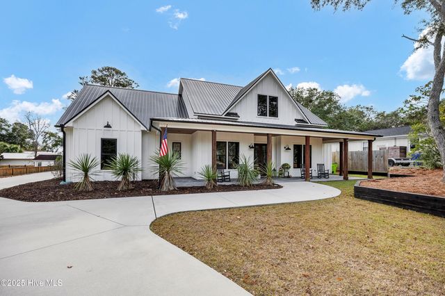 607 Harper Avenue, Carolina Beach, NC 28428