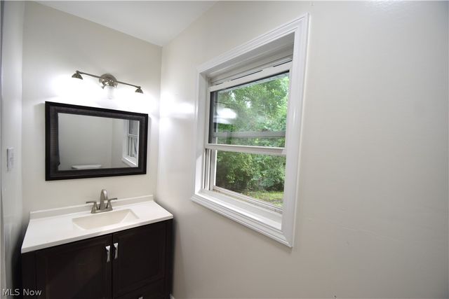 5347 Old Oxford Lane, Youngstown, OH 44512