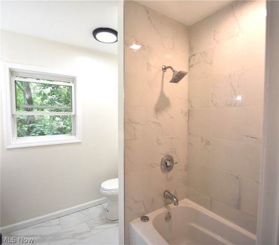 5347 Old Oxford Lane, Youngstown, OH 44512