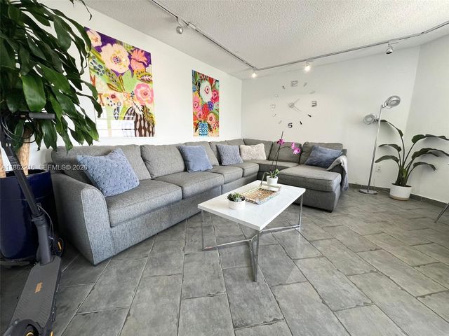 2750 NE 183rd Street 2707, Aventura, FL 33160