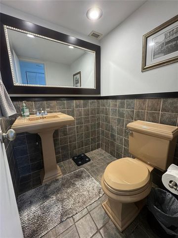 2750 NE 183rd Street 2707, Aventura, FL 33160