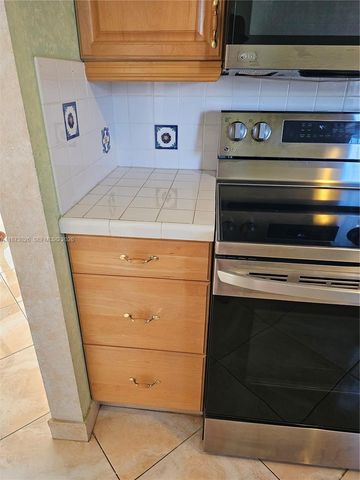 20400 W Country Club Drive 711, Aventura, FL 33180