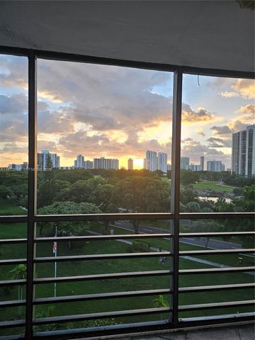 20400 W Country Club Drive 711, Aventura, FL 33180