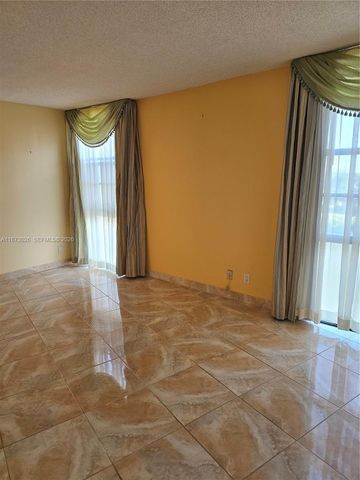 20400 W Country Club Drive 711, Aventura, FL 33180