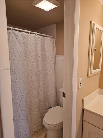 20400 W Country Club Drive 711, Aventura, FL 33180