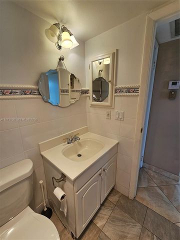 20400 W Country Club Drive 711, Aventura, FL 33180
