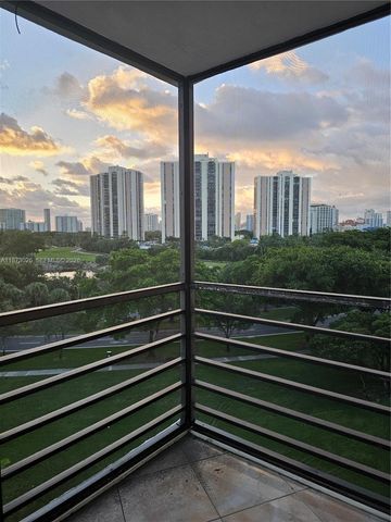20400 W Country Club Drive 711, Aventura, FL 33180