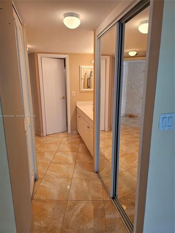 20400 W Country Club Drive 711, Aventura, FL 33180
