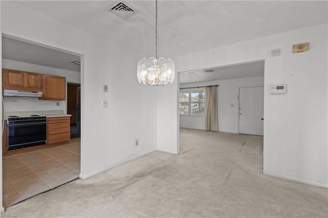 1120 Sean DR, Chesapeake, VA 23323
