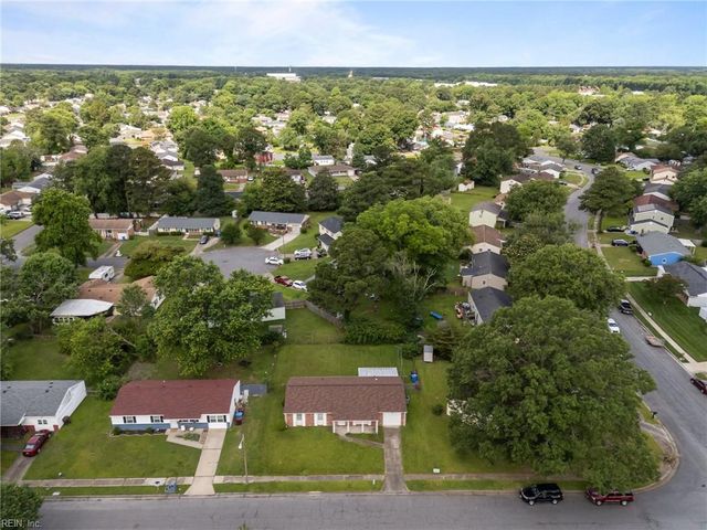 1120 Sean DR, Chesapeake, VA 23323