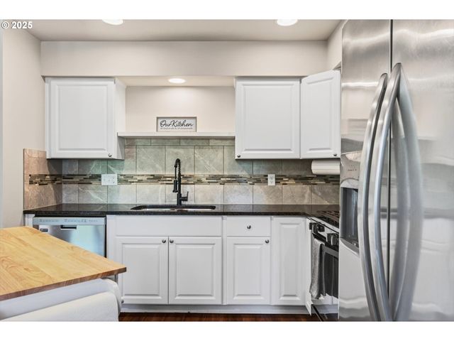 445 S 4TH St, St Helens, OR 97051