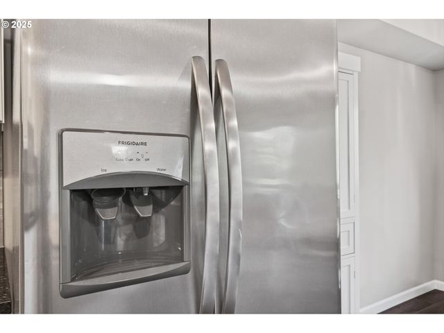 445 S 4TH St, St Helens, OR 97051