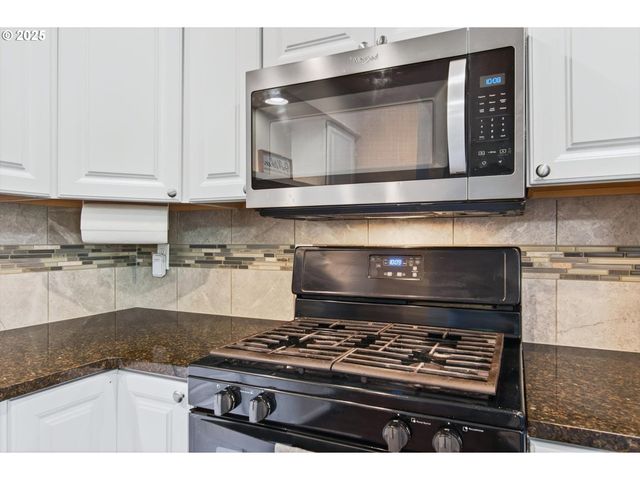 445 S 4TH St, St Helens, OR 97051