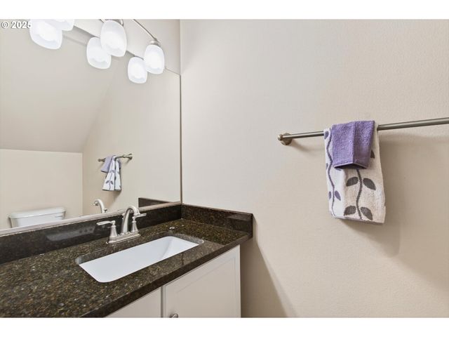 445 S 4TH St, St Helens, OR 97051