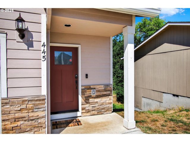 445 S 4TH St, St Helens, OR 97051