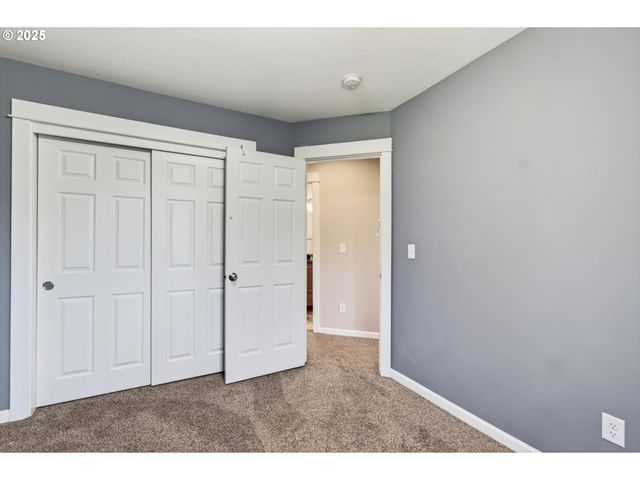 445 S 4TH St, St Helens, OR 97051