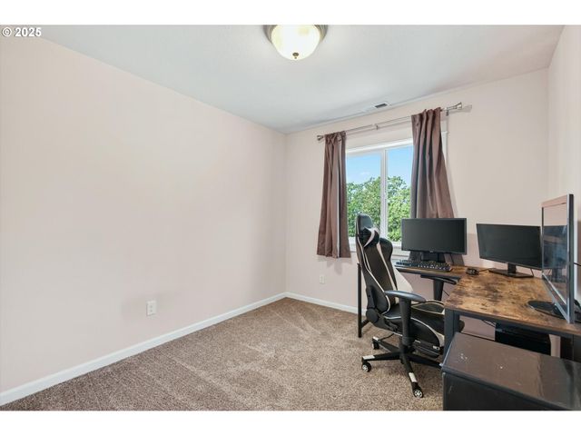 445 S 4TH St, St Helens, OR 97051