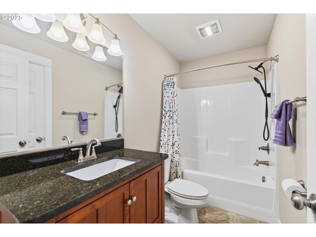 445 S 4TH St, St Helens, OR 97051