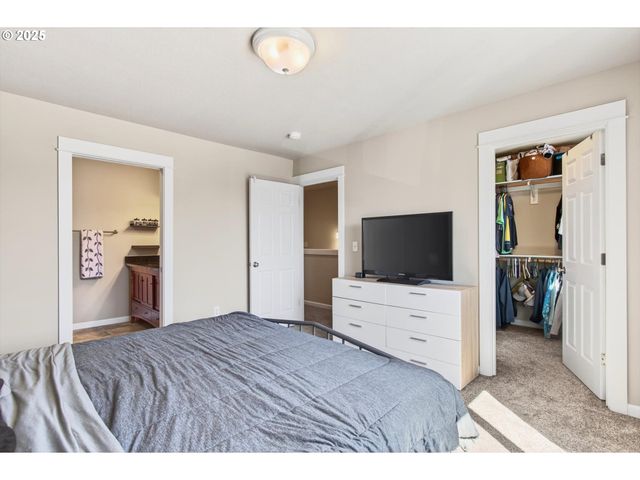 445 S 4TH St, St Helens, OR 97051