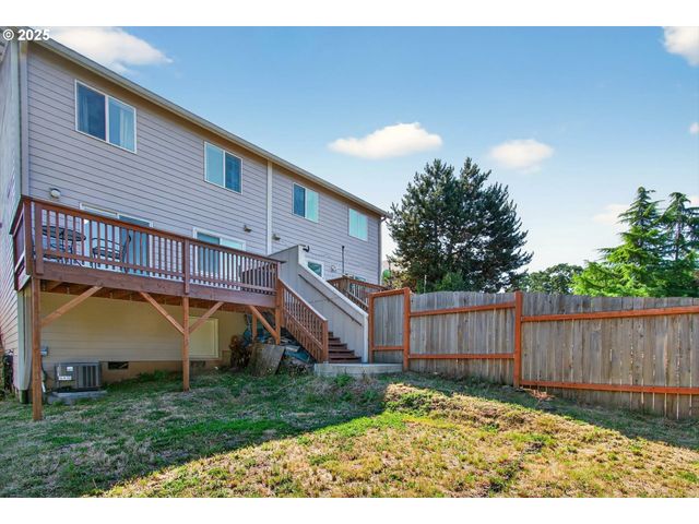 445 S 4TH St, St Helens, OR 97051