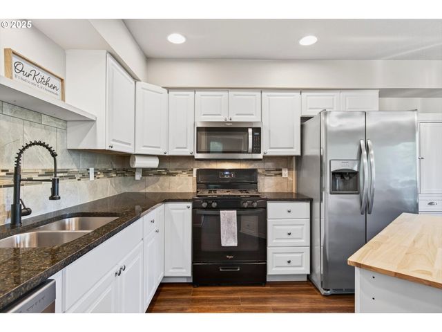 445 S 4TH St, St Helens, OR 97051