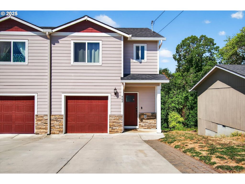 445 S 4TH St, St Helens, OR 97051