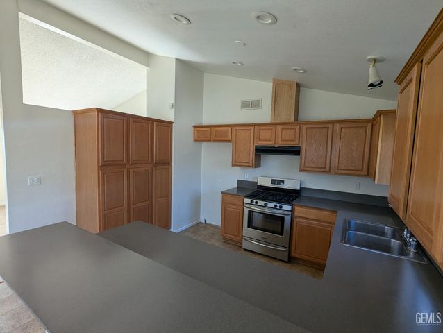 6508 Derby Drive, Bakersfield, CA 93306