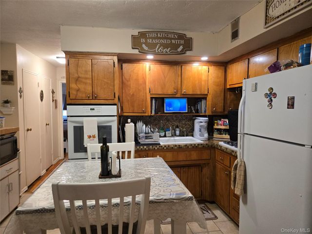 730 Lincoln Avenue, Brooklyn, NY 11208