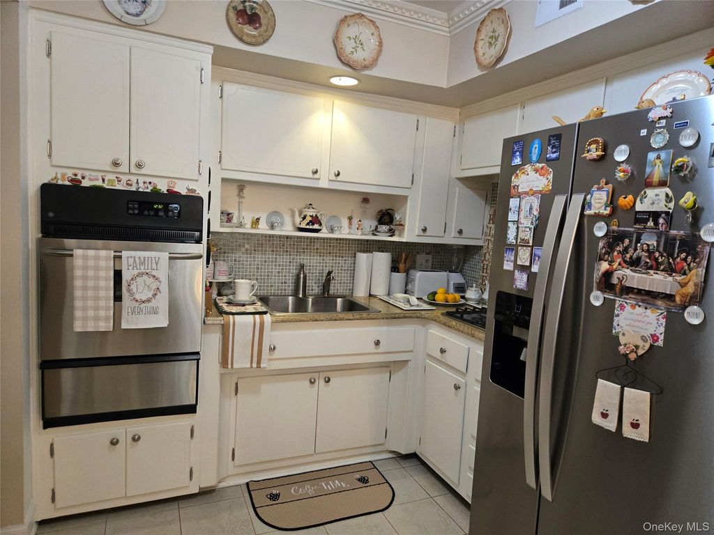 730 Lincoln Avenue, Brooklyn, NY 11208 — photo 3