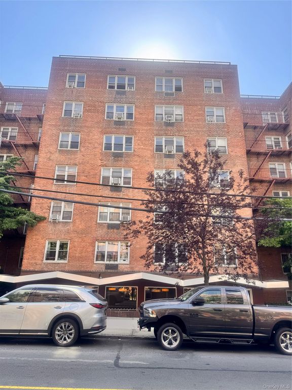 34-20 Parsons Boulevard 2H, Flushing, NY 11354
