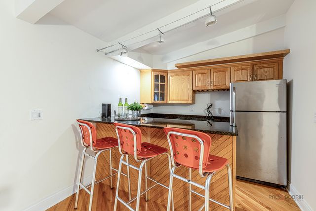 16373 W Menna Lane, Lincolnshire, IL 60069