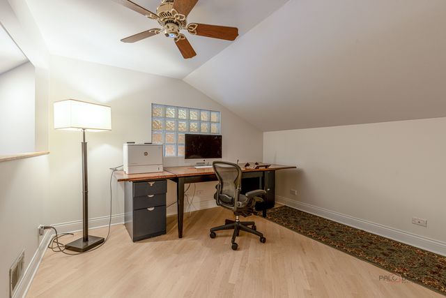 16373 W Menna Lane, Lincolnshire, IL 60069