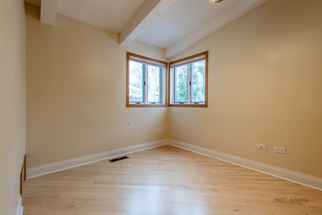 16373 W Menna Lane, Lincolnshire, IL 60069